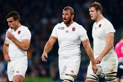 Jogadores da Inglaterra saem de campo desconsolados / Foto: Getty Images