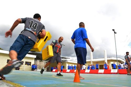 Organização irá levar o Rugby aos adolescentes da instituição. Aula inicial contou a presença de atleta olímpico / Foto: Eliel Nascimento 