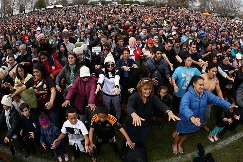 Dança popularizada pelo time de rugby All Blacks reúne 7.700 pessoas para quebrar recorde mundial na Nova Zelândia / Foto: Dave Rogers/Getty Images