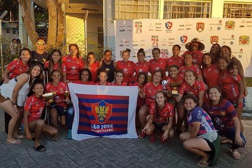 Na terceira etapa do Circuito Paulista Feminino de 7s, o São José garantiu o título de campeão geral adulto e o Band Saracens foi campeão da etapa / Foto: Divulgação