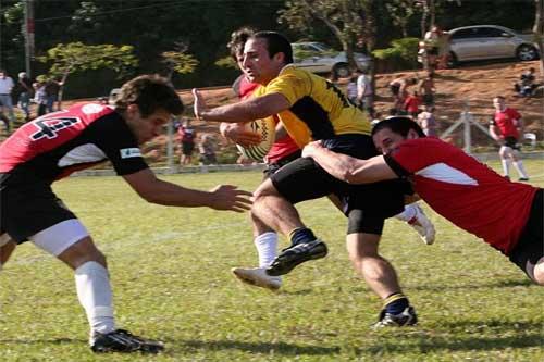 Bandeirantes (vermelho) vence clássico contra o Rio Branco/ Foto: Divulgação