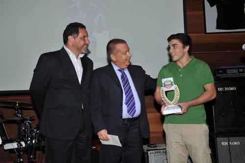 João Bello (verde) foi befenificado com bolsa de estudos na Nova Zelândia / Foto: Mario Henrique