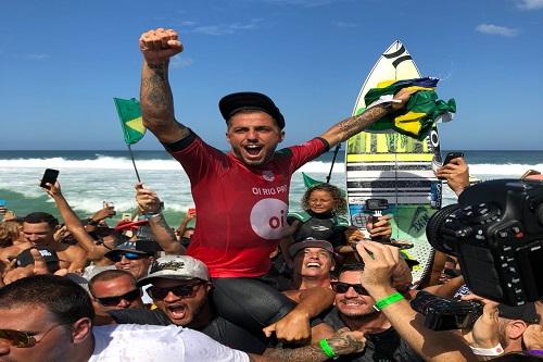 Filipe Toledo comemorando / Foto: Divulgação