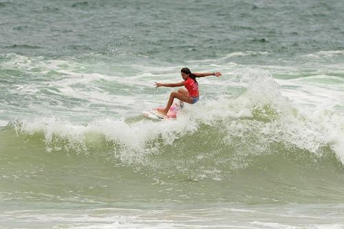 Surfistas de 10 estados disputaram o evento e teve Sophia Medina ganhando a etapa femina / Foto: Marcio David