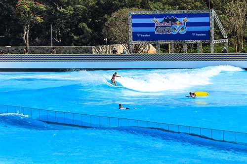 Red Bull Pool Clash aconteceu na piscina de ondas da Praia da Grama, Itupeva   / Foto: Carmelo Seabra