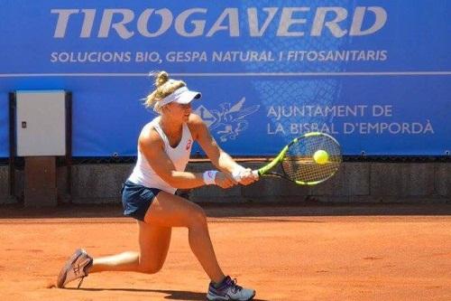 Após revés, paulistana treinará alguns dias no complexo de Roland Garros / Foto: Divulgação