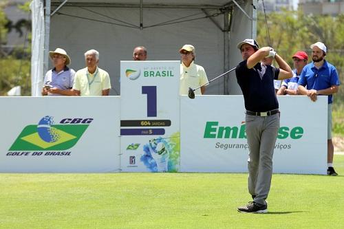 Rodolfo Cazaubon, que representou o México nos Jogos Rio 2016, chega à final com vantagem de duas tacadas em relação ao vice-líder; última rodada acontece a partir das 7h50 / Foto: Gustavo Garrett/CBG