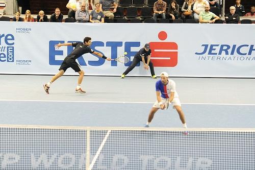 Nesta quinta-feira (26), pelas quartas de final, eles perderam para o indiano Rohan Bopanna e o uruguaio Pablo Cuevas e agora voltam sua atenção para o Masters 1000 de Paris, na próxima semana / Foto: Leo Hagen/Divulgação