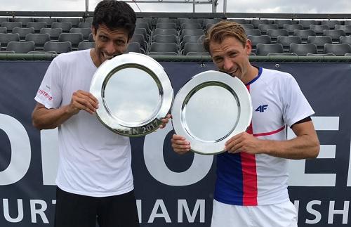 Melo e Kubot, comemorando na Holanda / Foto: Divulgação