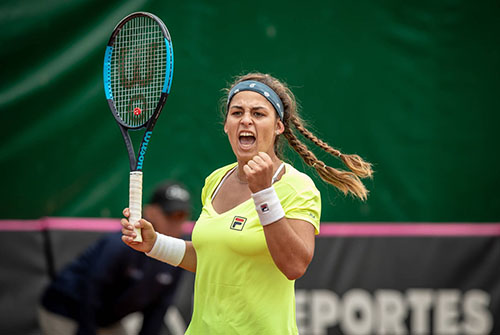 Carol Meligeni é premiada com o Fed Cup Heart Award / Foto: Sergio Llamera, ITF