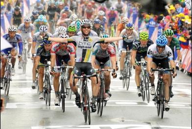 Mark Cavendish quebrou um tabu para Grã-Bretanha, após 46 anos de espera, um britânico conquistou o lugar mais alto do pódio / Foto: ASO/B.Bade