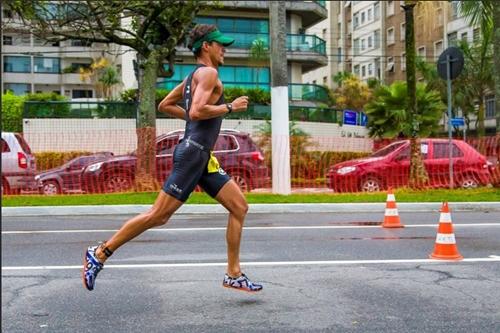 Henrique lidera no masculino / Foto: Nelson Toledo / Jump