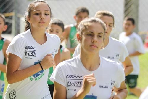 Natação, Ciclismo e Corrida fazem parte da rotina dos jovens. Os treinos renderam resultados expressivos neste final de semana (28 e 29), em competições de travessia e mountain bike / Foto: Flávio Perez/OnboardSports