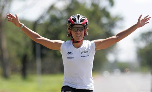 Descansada e pronta para desafiar novamente os limites do corpo. Após um ano de ausência a triatleta Ana Lídia Borba está de volta ao Ironman Brasil / Foto: Carlos Silva/Divulgação