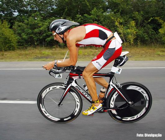 Colucci conquistou a vaga para o mundial ao vencer em janeiro deste ano o 70.3 de Pucon, no Chile / Foto: Divulgação