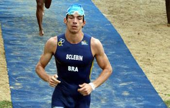 O carioca, radicado em Minas Gerais, Diogo Sclebin foi o grande vencedor do Campeonato Sul-Americano de Triathlon, disputado no último sábado, dia 26 de fevereiro, em Salinas, no Equador / Foto: Pauta Livre