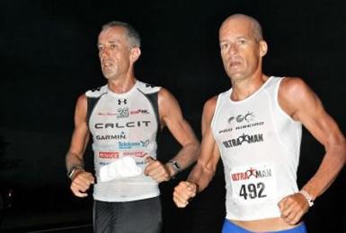 O triatleta brasileiro Alexandre Ribeiro, 45 anos, completou a edição deste ano do desafio, em Big Island, com o tempo total de 23h56m42s, ficando em quarto lugar na classificação geral / Foto: Divulgação