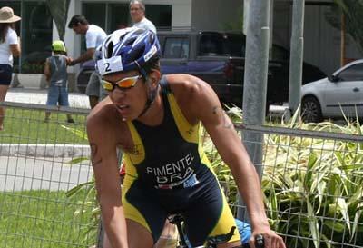 O brasileiro Danilo Pimentel foi o primeiro a cruzar a linha de chegada com o tempo de 1h52min18s/ Foto: Pauta Livre 