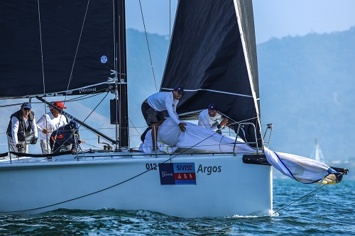 Morris Dayan veleja há 20 anos e usa a vela como terapia / Foto: Vandrei Stephani | FOTOP