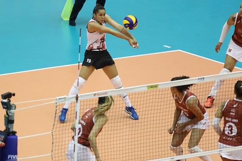 O Eczacibasi, da Turquia, marcou 3 sets a 1. O clube de Osasco enfrenta o Volero Zurich, da Suíça, na terceira e última rodada da fase de grupos do Mundial / Foto: Fotojump / Divulgação