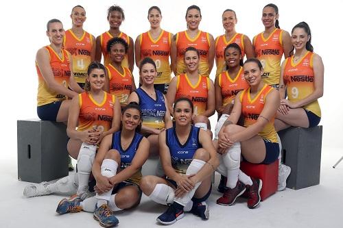 Torcida da equipe de Osasco vai conhecer a comunicação visual na partida da próxima terça-feira (19), contra o Hinode Barueri. Ginásio terá painéis com fotos das atletas, que tiveram seu "dia de modelo" / Foto: João Pires