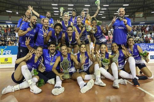 Equipe de Osasco teve uma atuação perfeita e marcou 3 sets a 0, sem dar nenhuma chance ao adversário / Foto: Luiz Pires / Fotojump