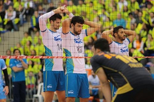 Válida pela 5ª rodada da Superliga, equipe carioca fechou duelo com paranaenses em partida com grande nível técnico / Foto: José Tramontin/Ponta Grossa Caramuru Vôlei