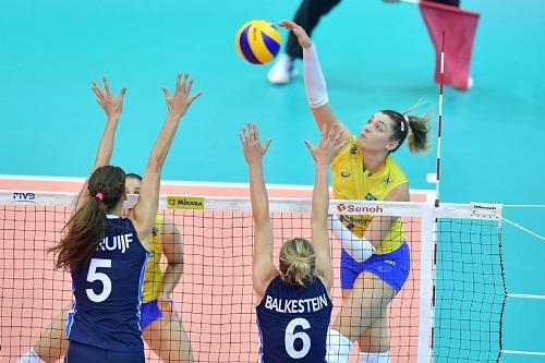 Foi pelo Nova Trento que a ponteira Rosamaria Montibeller conquistou quatro vezes o título de campeã dos Jogos Escolares da Juventude / Foto: Acervo COB/Divulgação CBV