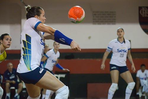 Equipe comandada por Bernardinho venceu o Rubro-negro por 3 sets a 1   / Foto: Divulgação/Sesc RJ