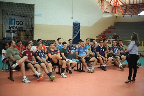 Coach é uma das principais atividades realizadas para motivação e bom desempenho dentro das quadras / Foto: Derivaldo Mota