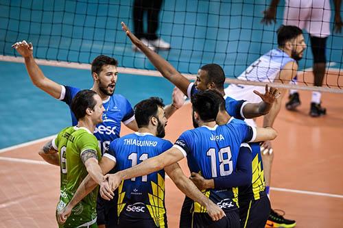 Equipe liderada pelo assistente técnico Peu saiu vencendo o Personal Bolívar no primeiro set, cedeu o empate no segundo, mas reagiu e fechou a partida em 3 a 1 / Foto: Agência i7