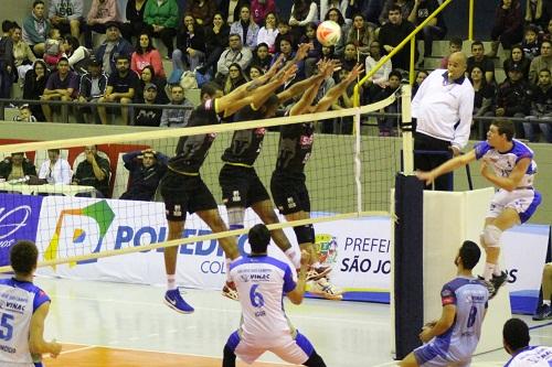 Equipe foi até São José e venceu o time da casa por 3 sets a 0 / Foto: Divulgação Sesi-SP