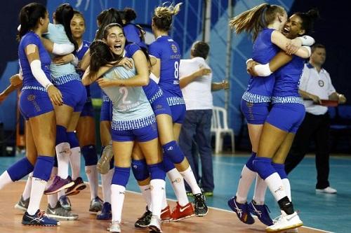 Equipe de Barueri derrota o Pinheiros por 3 a 2, de virada, faz 2 a 0 na série semifinal e segue na busca pelo título / Foto: Gaspar Nóbrega/Inovafoto